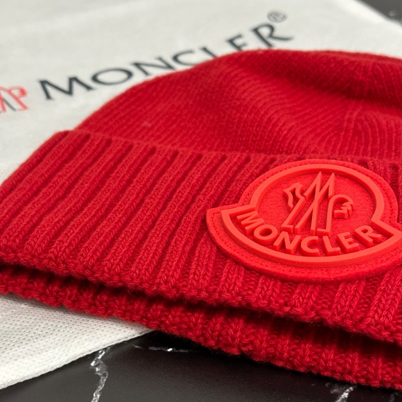 Moncler Other - Moncler beanie red
